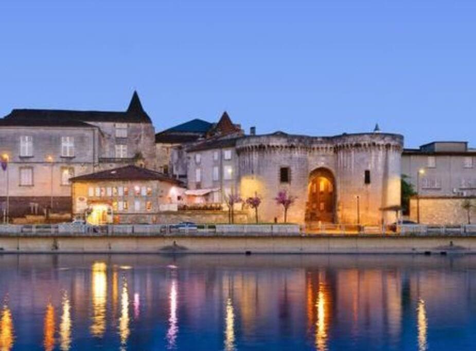 Magnifique T2 Avec Balcon Centre-Ville Cognac Bagian luar foto